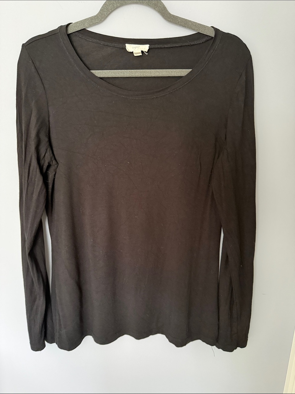 Cupio Black Long Sleeve Scoopneck Tee